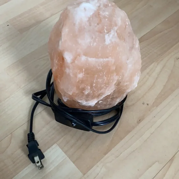 Salt lamp - Picture 2 of 2